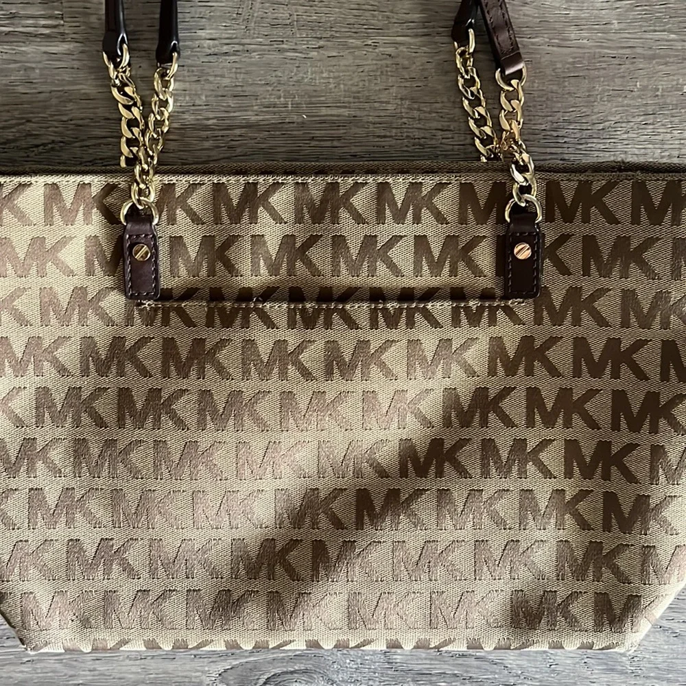 Michael Kor’s Purse - Picture 2 of 4